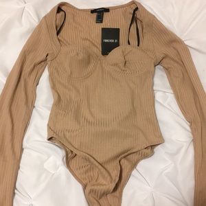 NWT Ribbed sweetheart neck bodysuit